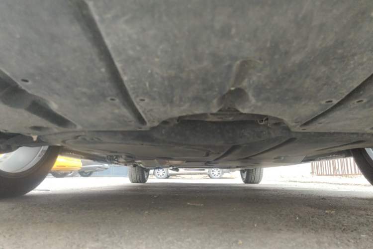 Used Toyota SIENNA 2023 2.5L Hybrid Deluxe Edition Chassis Front