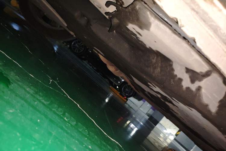 Used Toyota SIENNA 2023 2.5L Hybrid Deluxe Edition Chassis Front Left