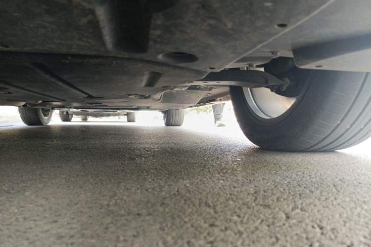 Used Toyota SIENNA 2023 2.5L Hybrid Deluxe Edition Chassis Front Left