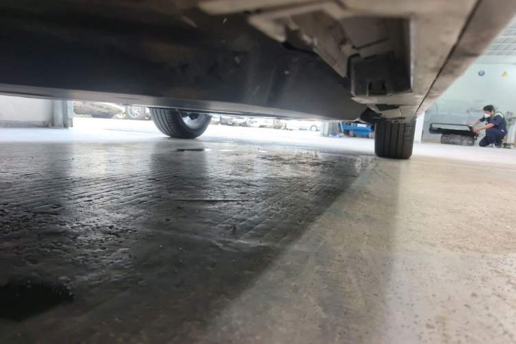Used Toyota SIENNA 2023 2.5L Hybrid Deluxe Edition Chassis Front Left
