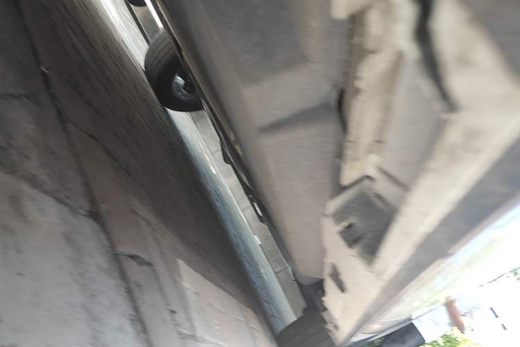 Used Toyota SIENNA 2023 2.5L Hybrid Deluxe Edition Chassis Front Left