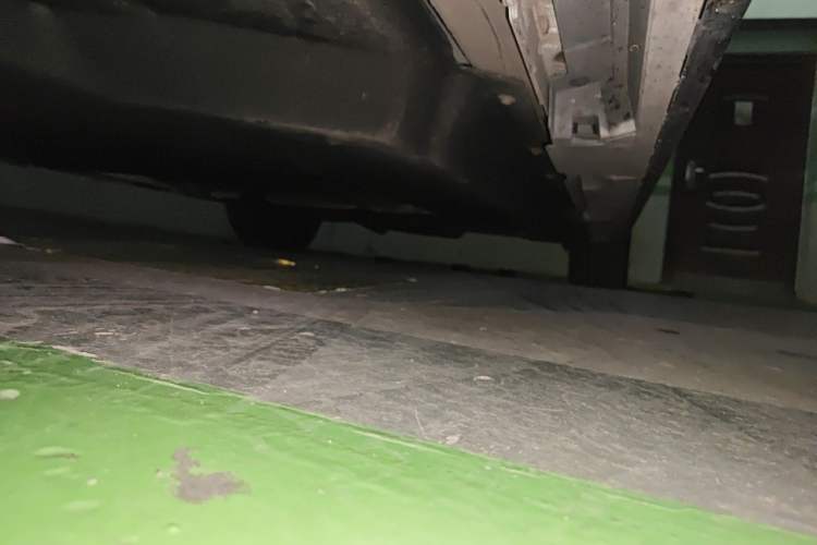 Used Toyota SIENNA 2023 2.5L Hybrid Platinum Edition Chassis Front Left