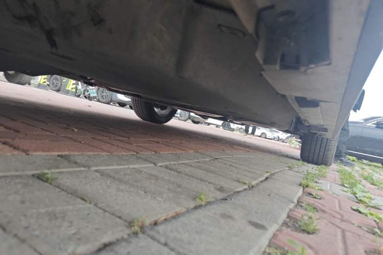 Used Toyota SIENNA 2023 2.5L Hybrid Platinum Edition Chassis Front Left
