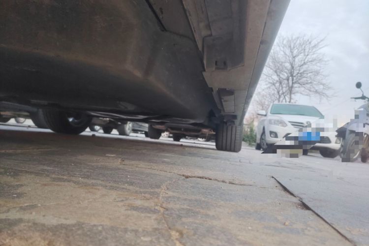 Used Toyota SIENNA 2023 2.5L Hybrid Deluxe Edition Chassis Front Left