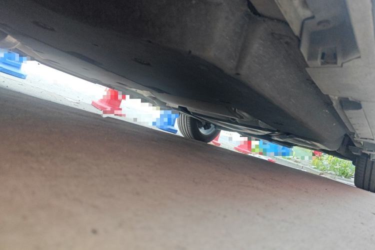 Used Toyota SIENNA 2023 2.5L Hybrid Ultimate Edition Chassis Front Left