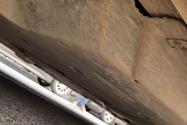 Used Toyota SIENNA 2023 2.5L Hybrid Ultimate Edition Chassis Front Left