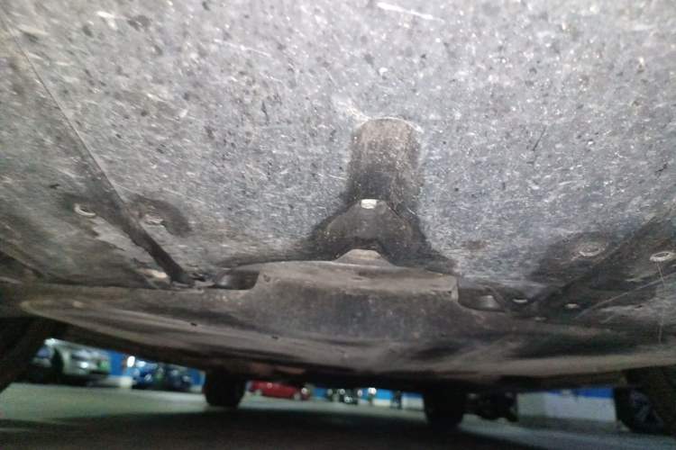 Used Toyota SIENNA 2023 2.5L Hybrid Deluxe Edition Chassis Front