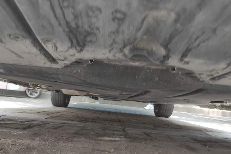 Used Toyota SIENNA 2023 2.5L Hybrid Deluxe Edition Chassis Front