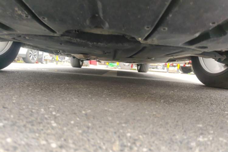 Used Toyota SIENNA 2023 2.5L Hybrid Deluxe Edition Chassis Front