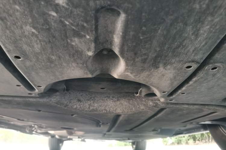Used Toyota SIENNA 2023 2.5L Hybrid Luxury Edition Chassis Front