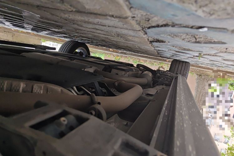 Used Toyota SIENNA 2023 2.5L Hybrid Deluxe Edition Chassis Front Right