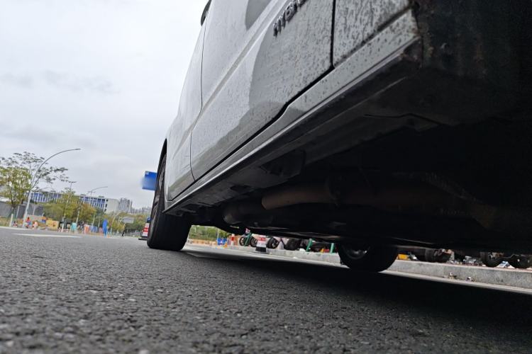 Used Toyota SIENNA 2023 2.5L Hybrid Ultimate Edition Chassis Front Right