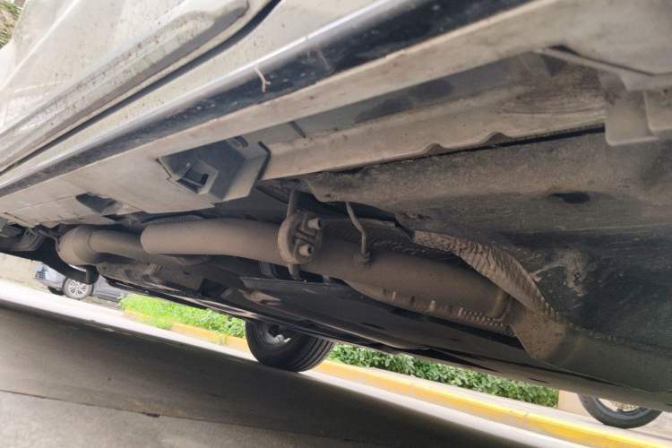 Used Toyota SIENNA 2023 2.5L Hybrid Platinum Edition Chassis Front Right