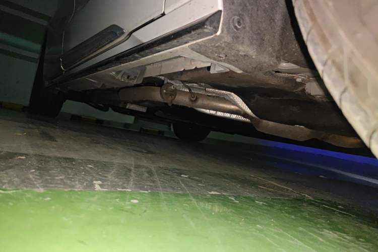 Used Toyota SIENNA 2023 2.5L Hybrid Platinum Edition Chassis Front Right