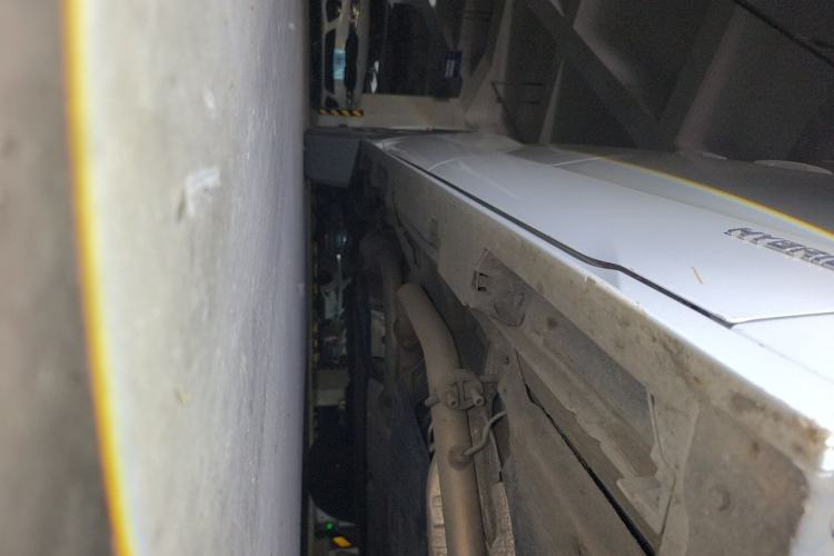 Used Toyota SIENNA 2023 2.5L Hybrid Comfort Edition Chassis Front Right