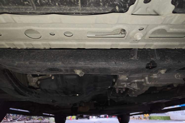 Used Toyota SIENNA 2023 2.5L Hybrid Comfort Edition Chassis Front