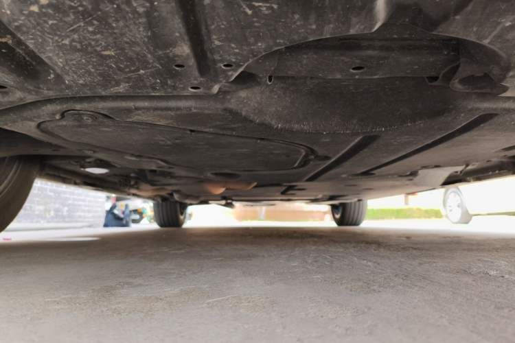 Used Toyota SIENNA 2023 2.5L Hybrid Deluxe Edition Chassis Front
