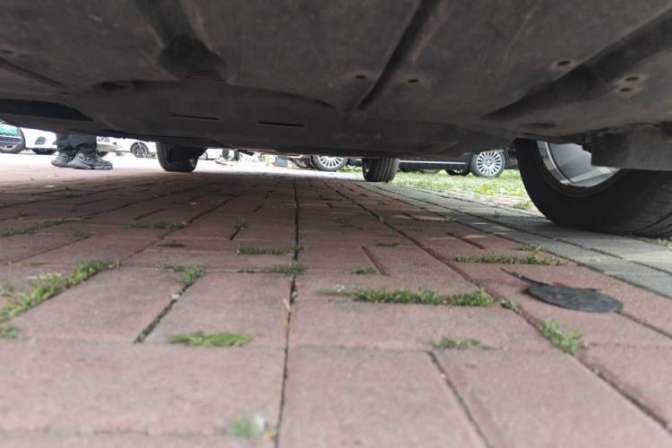 Used Toyota SIENNA 2023 2.5L Hybrid Platinum Edition Chassis Front
