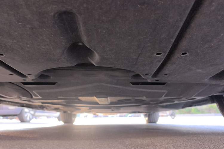 Used Toyota SIENNA 2023 2.5L Hybrid Platinum Edition Chassis Front