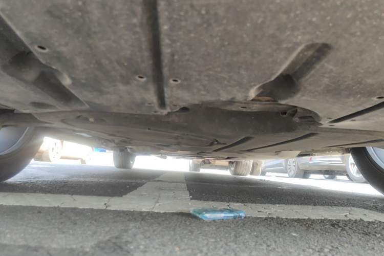 Used Toyota SIENNA 2023 2.5L Hybrid Deluxe Edition Chassis Front