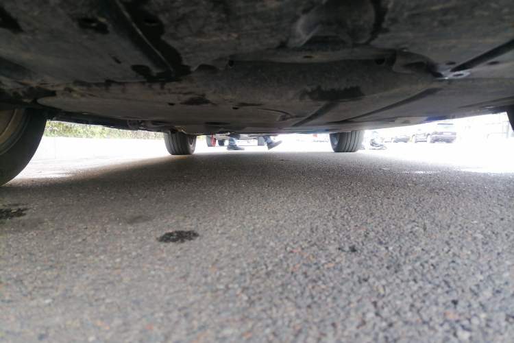 Used Toyota SIENNA 2023 2.5L Hybrid Deluxe Edition Chassis Front