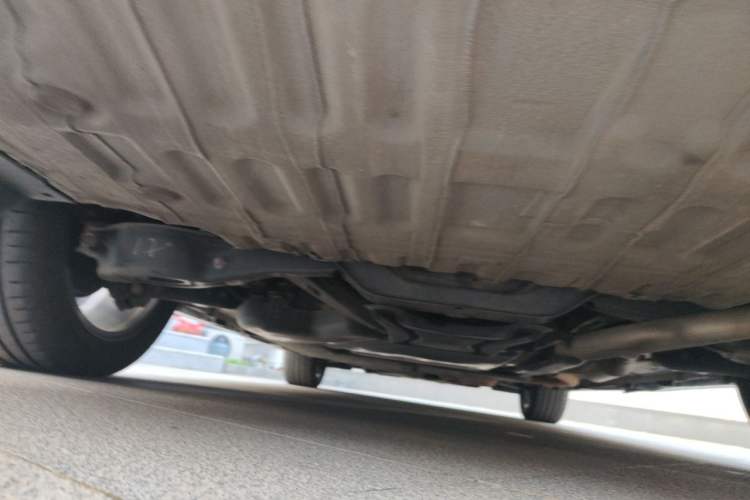 Used Toyota SIENNA 2023 2.5L Hybrid Deluxe Edition Chassis Rear