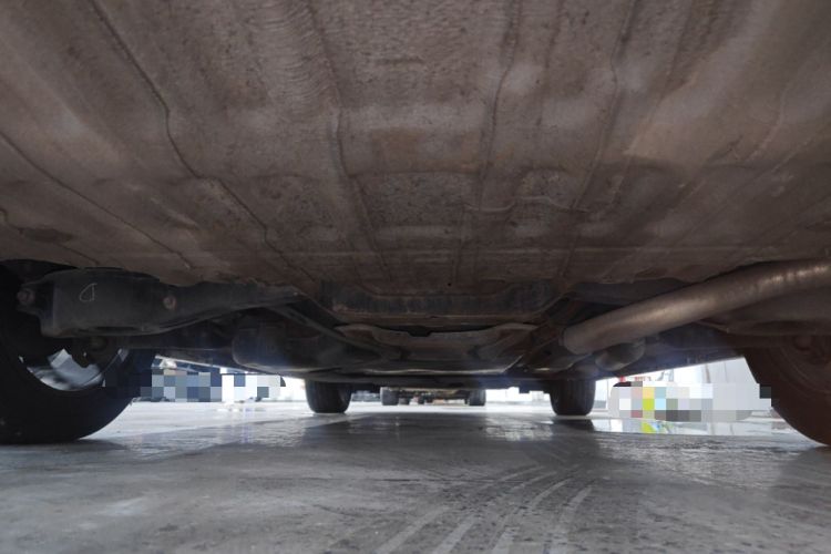 Used Toyota SIENNA 2023 2.5L Hybrid Deluxe Edition Chassis Rear
