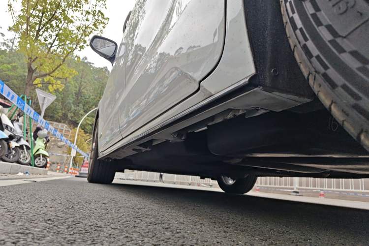 Used Toyota SIENNA 2023 2.5L Hybrid Ultimate Edition Chassis Rear Left