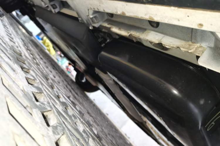 Used Toyota SIENNA 2023 2.5L Hybrid Deluxe Edition Chassis Rear Left