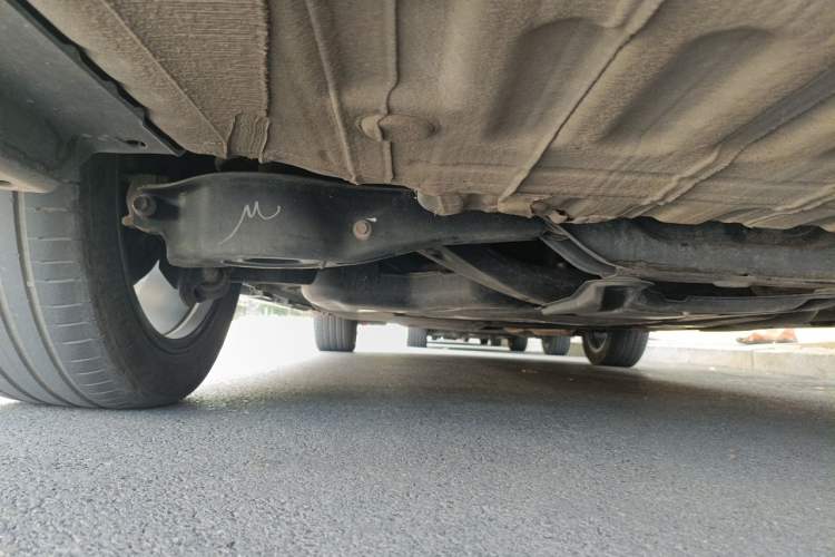 Used Toyota SIENNA 2023 2.5L Hybrid Deluxe Edition Chassis Rear Left