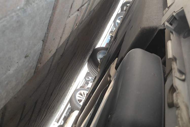 Used Toyota SIENNA 2023 2.5L Hybrid Deluxe Edition Chassis Rear Left