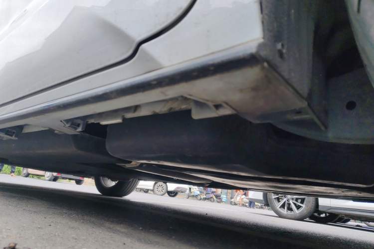 Used Toyota SIENNA 2023 2.5L Hybrid Deluxe Edition Chassis Rear Left