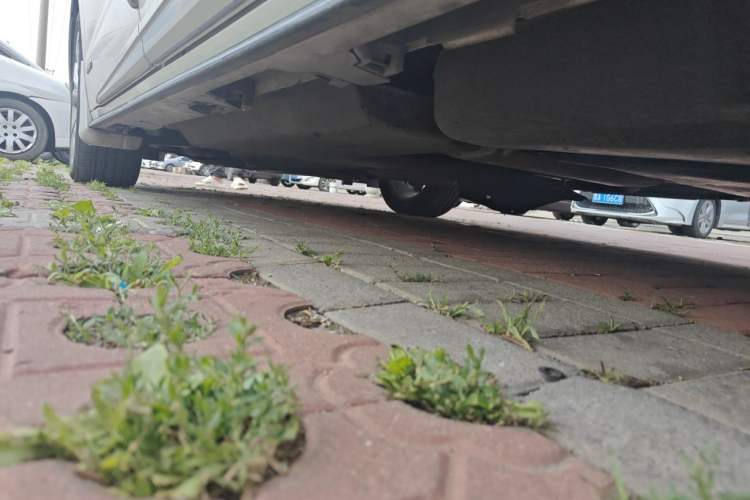 Used Toyota SIENNA 2023 2.5L Hybrid Platinum Edition Chassis Rear Left