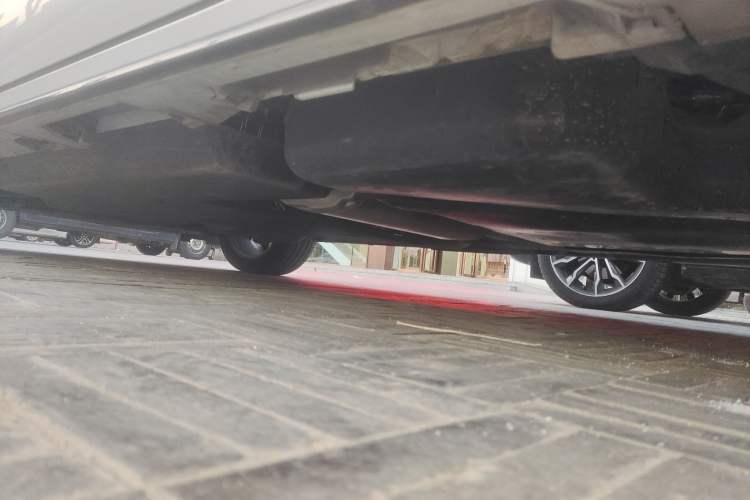 Used Toyota SIENNA 2023 2.5L Hybrid Deluxe Edition Chassis Rear Left