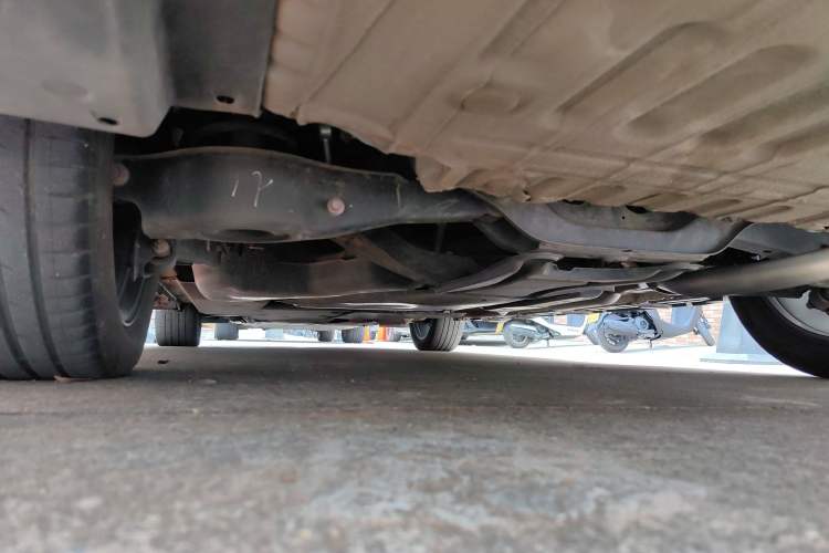 Used Toyota SIENNA 2023 2.5L Hybrid Deluxe Edition Chassis Rear Left
