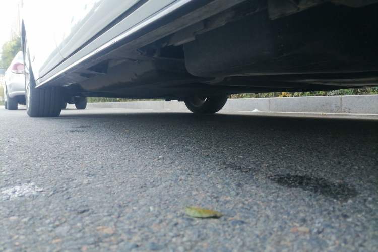 Used Toyota SIENNA 2023 2.5L Hybrid Deluxe Edition Chassis Rear Left