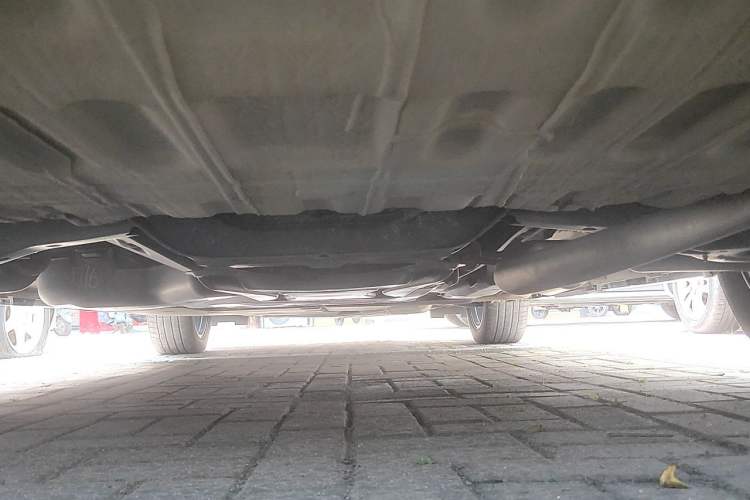 Used Toyota SIENNA 2023 2.5L Hybrid Deluxe Edition Chassis Rear