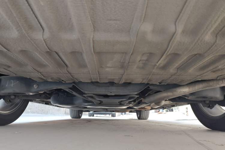 Used Toyota SIENNA 2023 2.5L Hybrid Deluxe Edition Chassis Rear