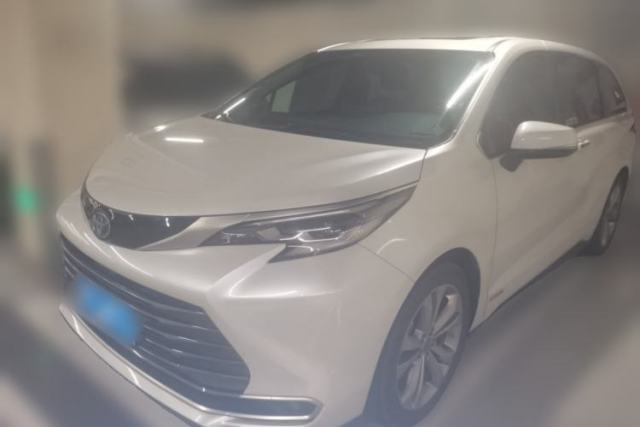 Used Toyota SIENNA 2023 2.5L Hybrid Deluxe Edition