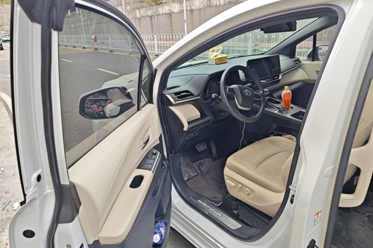 Used Toyota SIENNA 2023 2.5L Hybrid Ultimate Edition Driver Seat