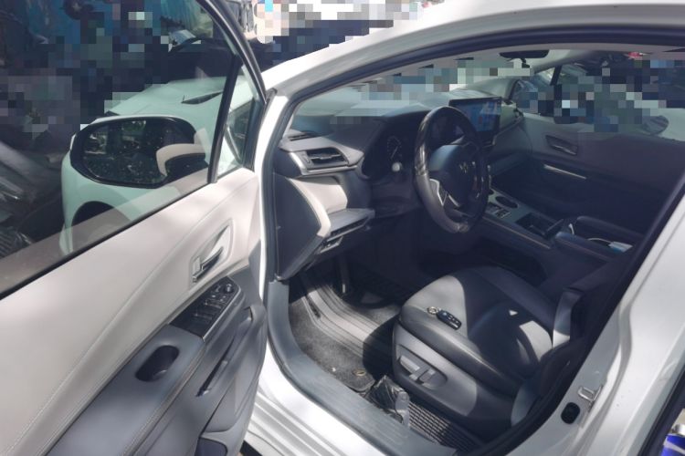 Used Toyota SIENNA 2023 2.5L Hybrid Comfort Edition Driver Seat