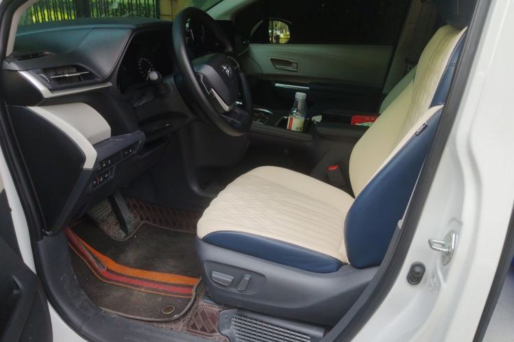 Used Toyota SIENNA 2023 2.5L Hybrid Comfort Edition Driver Seat