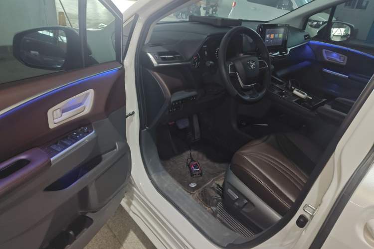 Used Toyota SIENNA 2023 2.5L Hybrid Comfort Edition Driver Seat