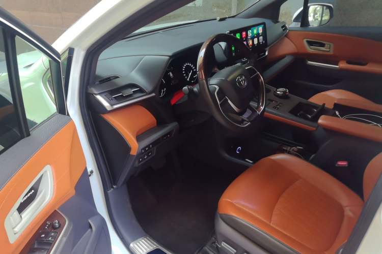 Used Toyota SIENNA 2023 2.5L Hybrid Luxury Welfare Edition Driver Seat