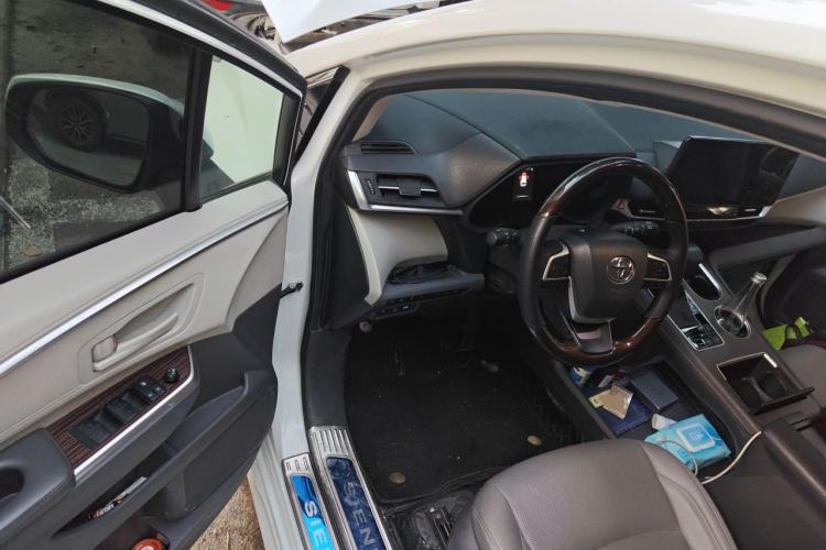 Used Toyota SIENNA 2023 2.5L Hybrid Comfort Edition Driver Seat