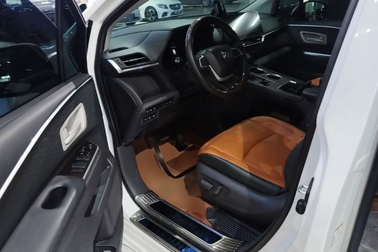 Used Toyota SIENNA 2023 2.5L Hybrid Comfort Edition Driver Seat