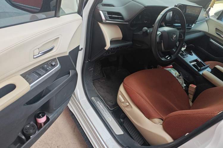 Used Toyota SIENNA 2023 2.5L Hybrid Ultimate Edition Driver Seat