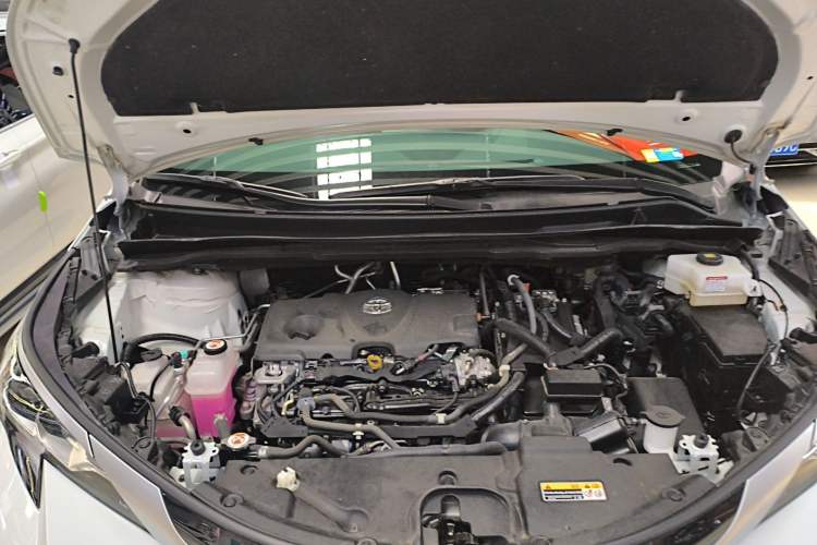Used Toyota SIENNA 2023 2.5L Hybrid Deluxe Edition Engine Bay