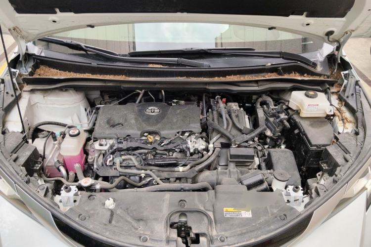 Used Toyota SIENNA 2023 2.5L Hybrid Platinum Edition Engine Bay