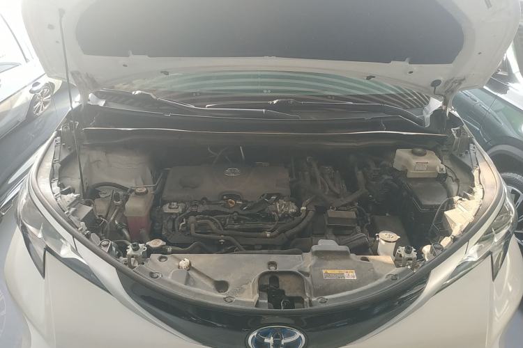 Used Toyota SIENNA 2023 2.5L Hybrid Deluxe Edition Engine Bay
